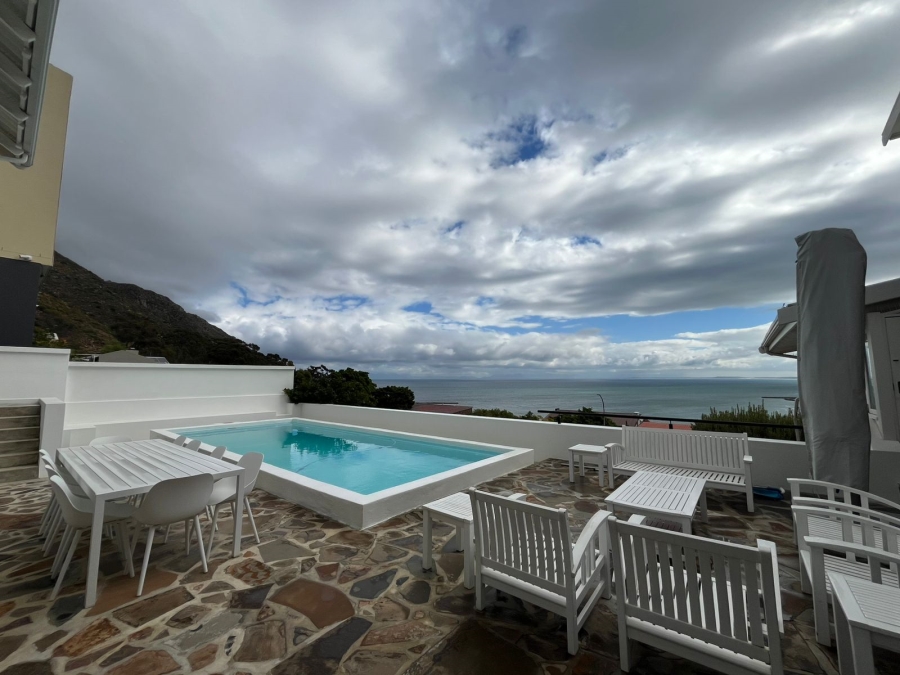 To Let 5 Bedroom Property for Rent in Mountainside Western Cape